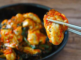 プリップリで辛ウマ！旬の牡蠣を使った自家製「牡蠣キムチ」がおいしくてご飯とお酒が進みすぎる【レシピ】