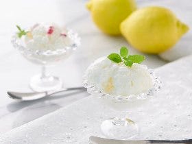 材料5つでこんなにおいしい！プロが教える、ふわっふわ軽やかな「フローズンヨーグルト」の簡単レシピ