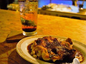 居酒屋の街・野毛が大進化！落ち着いた大人のデートにおすすめの「焼き鳥」「ビストロ」「バー」を厳選