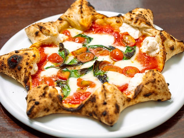 都立大学の大人気イタリアンでピザを喰らえ！ 超実力派が焼くピッツァが美味しい『ソロノイ スルヌジェ』