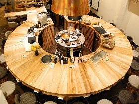 福岡の超人気炉端『炉端 百式』が満を持して開いた創作居酒屋『めしや コヤマパーキング』