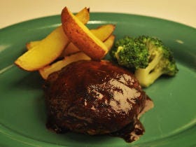 【保存版】ちょっとの工夫で旨さ倍増！一流シェフ9名が家で作る定番「肉」レシピまとめ