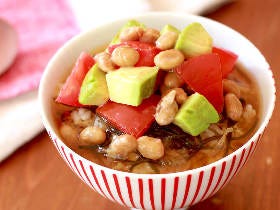 飲み会疲れをスッキリ！ 管理栄養士がオススメする、胃・肝臓にやさしい「お茶漬け」レシピ3選