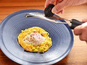 「龍の玉子のカルボナーラ」が衝撃のウマさ！伝説の名店『ジャン・ムーラン』出身シェフのイタリアンが話題