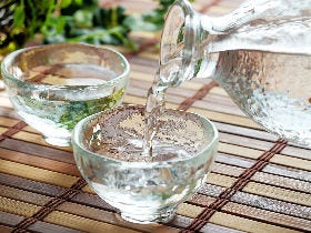 日本酒っていつから飲まれているの？ 一升瓶で売られているのはなぜ？ 日本酒のおもしろい歴史の話