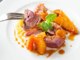 営業日は月に3日のみ！　斬新なフレンチ＆アジア料理が食べられる神楽坂の隠れ家レストランが今話題