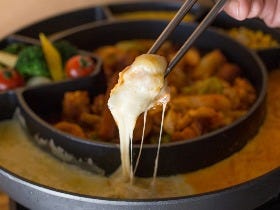 「カスタムチーズタッカルビ」が名物の新名所！ 神田『NO SPICE, NO LIFE.』