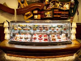 『エスコヤマ』で叶う！大切な人に贈る、パティシエと共につくる「1点モノのデコレーションケーキ」