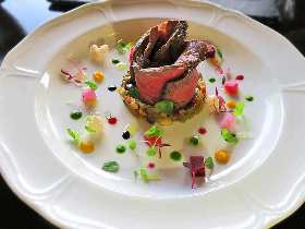 わざわざ行きたい！今年、葉山にオープンしたばかりのオトナ限定一軒家レストラン