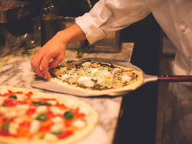 今年のボージョレ・ヌーヴォーは、あの注目フードと一緒にいかが