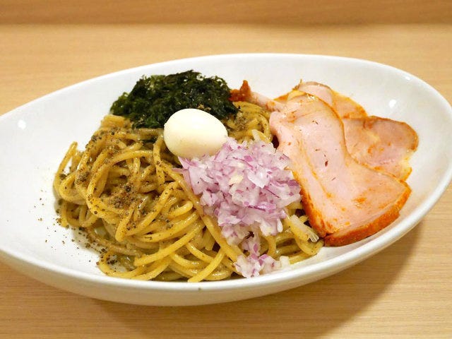 ランチだけ営業 日本橋に現れた 大行列の煮干しパスタ専門店 Sisi煮干啖 Dressing ドレッシング