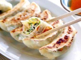 餃子のウマさの秘密は、自家製「しょうゆダレ」！ 吉祥寺で65年以上愛され続ける町中華『珍来亭』