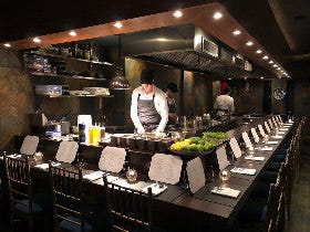 「カウンターだけの店」が今NYで人気急上昇中！ 名シェフの料理を五感で愉しむ隠れ家フレンチ『ウキヨ』