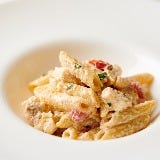ショートパスタの調理法をプロが伝授！「白身魚とリコッタチーズのペンネ」レシピを詳しい手順で解説