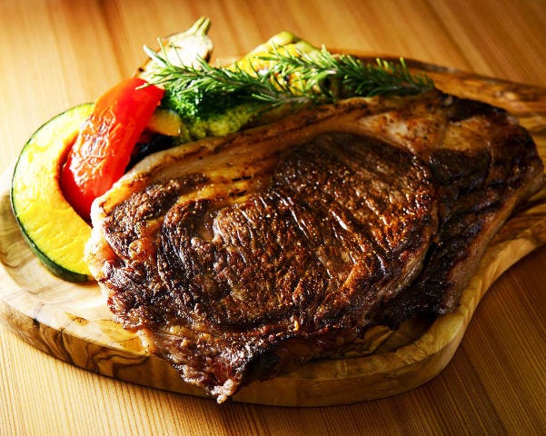 【奥渋谷】北海道産の極上「牛肉」が超ウマい！ 牧場が開いた最強の肉レストラン『ペコシセ』