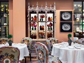 個性的な空間で楽しむアフタヌーンティー！ フードがおいしく、ヘルシーなセットもあると話題