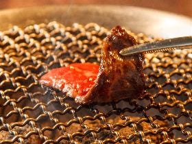 【超保存版】焼肉の焼き方決定版！炭火網焼き店で部位ごと・タレと塩の焼き方を肉の専門家が超詳しく解説！